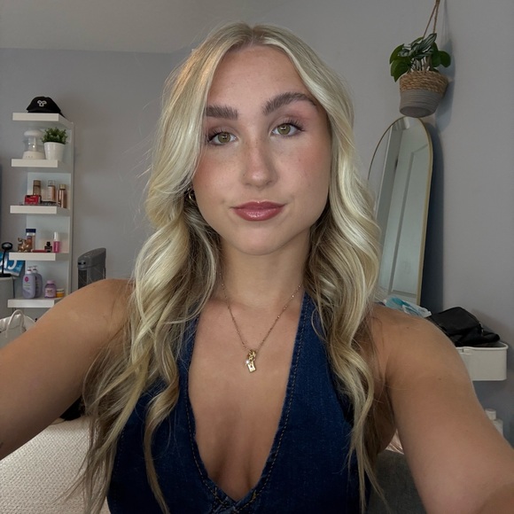 Meet your Posher, Casey - Picture 1 of 1